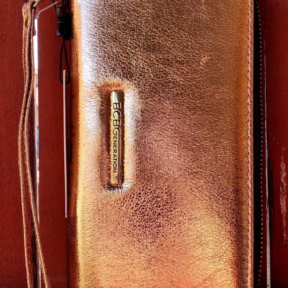 BCBGeneration Allison Wallet - Picture 7 of 8